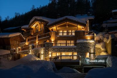 Alaska Lodge by Alpine resorts