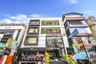 FabHotel 29th Church Inn