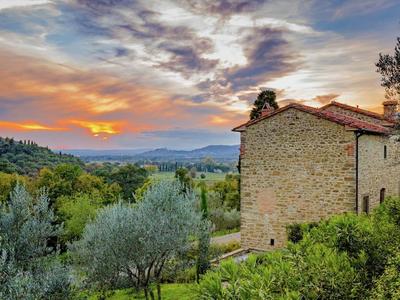 Holiday Home in Castiglion Fiorentino w/ Pool