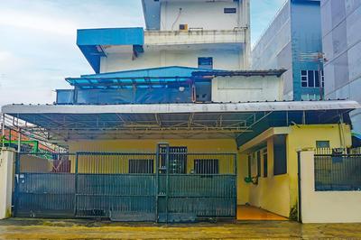 OYO 92285 Penginapan 21 Near Pasar Baru