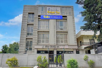 Fabhotel Delight Inn