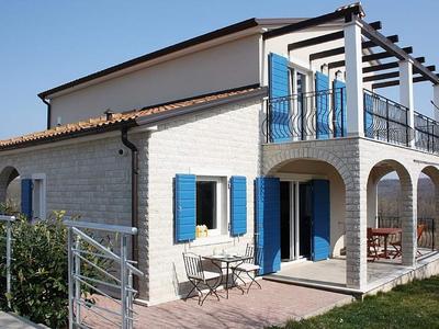 Adorable Villa With Pool & Covered Terrace Surrounded by Nauture