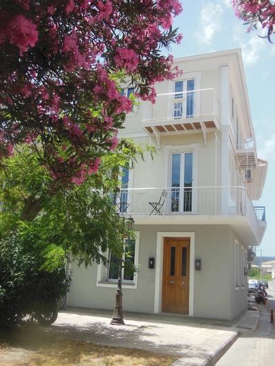 VERANI SUITES