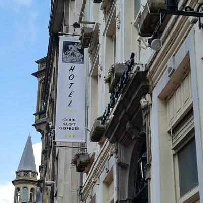 Cour St Georges