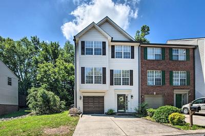 Spacious Nashville Townhome w/ Private Deck & Yard