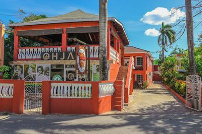 Paradise On The Rocks Hotel