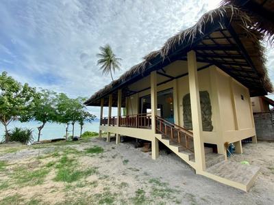 Absolute Beachfront Resort