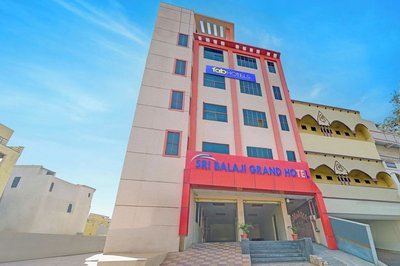 Fabhotel Sri Balaji Grand