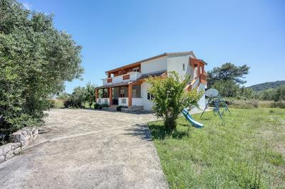 Seaview Apartment in Pasman A1