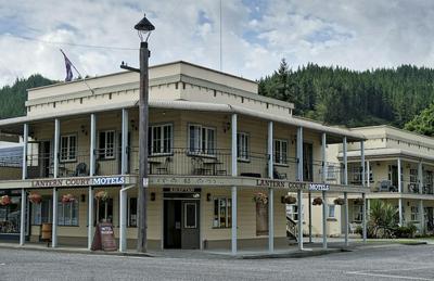 Lantern Court Motel