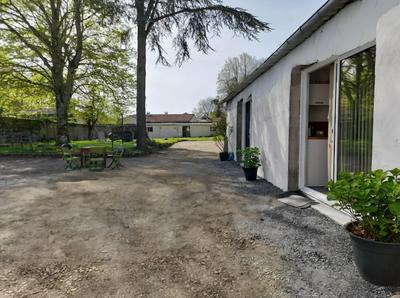 RELAI DU CHATEAU DE LA TOURLANDRY