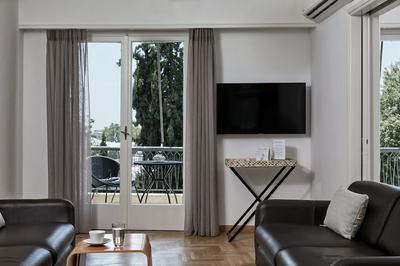 Chic One Bd Apartment with Hilton View