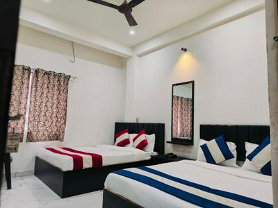 Goroomgo Mahadev Inn Varanasi