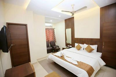 Udayam Towers Hotel Porur
