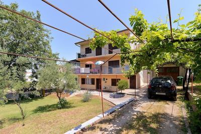 Apartment 1928
