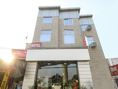 OYO 13314 Grand Almada Inn