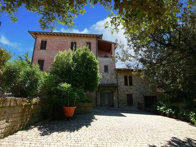 Villa in Citta Della Pieve Near Lake