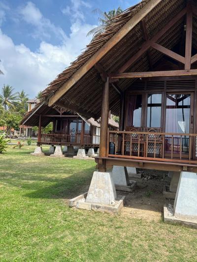 Arys lagoon bungalow & hotel