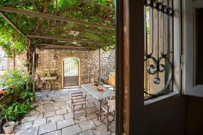 Old Town Maisonette - Outdoor Space