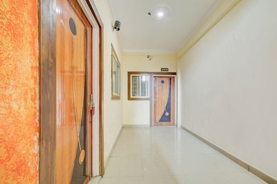 Fabhotel Yash Stay Inn