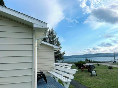 Sea Breeze Cottages And Motel