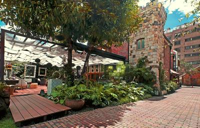 Hotel Chateau Physique