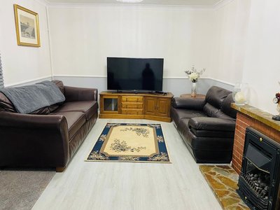Relax in This Charming East Cowes House With Garden and BBQ, Zdjęcie 2