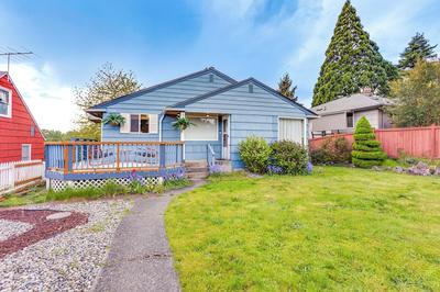 Vibrant Tacoma Retreat, Near Point Defiance Park!