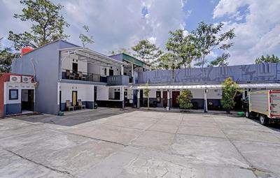 OYO 90405 Penginapan Sasti KuninganNearTaman Cirendang