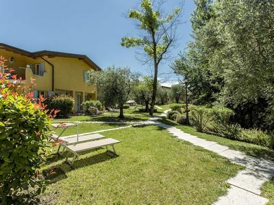 Belvilla by OYO Cozy Holiday Home With Barbecue