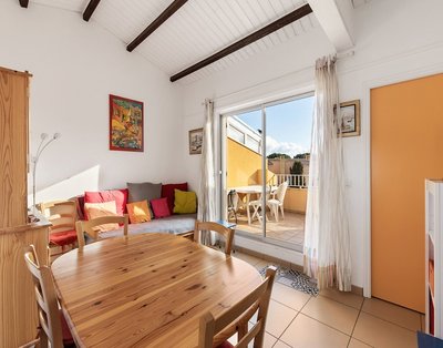 Stylish 2-bedroom Retreat in Agde