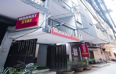 Roomshala 127 Mannat Stay