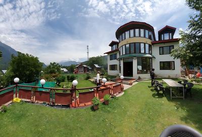 Shabnam Resort
