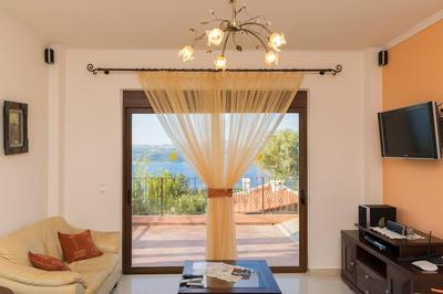 Amalia Villa in Aptera