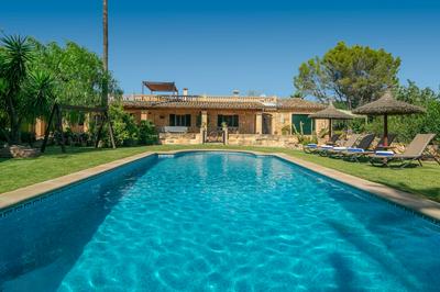 Ca Sa Nina in Inca With 3 Bedrooms and 4 Bathrooms