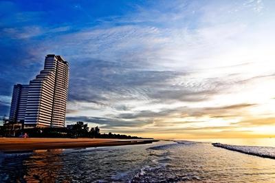 Cha-Am Grand Condotel