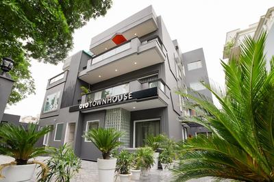 OYO Townhouse 120 Shushant Lok