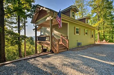 Hiawassee Home w/ Views < 1 Mi to Lake Chatuge