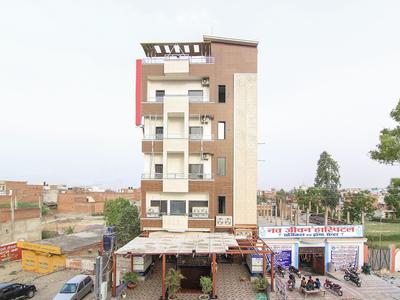 OYO 15422 Shiva Inn