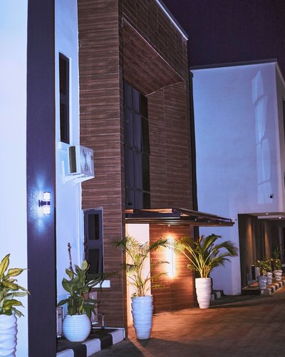 Saint Tropez Hotel and Suites