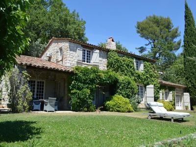 Beautiful Holiday Home With Garden
