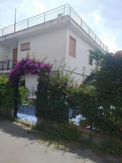 Home Close to the sea With Terrace and Free Parking