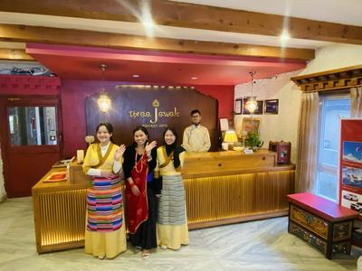 Three Jewels Boutique Hotel