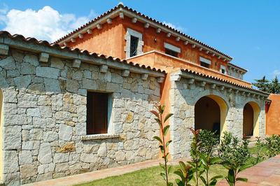 Apartment in Monte Petrosu Near San Teodoro