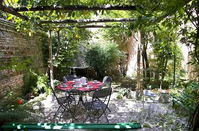 Rome With a Garden Delightful 1 Bedroom Apartment With Private Garden in Historic Trastevere