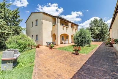 Limone Family Apt With Pool Near Volterr