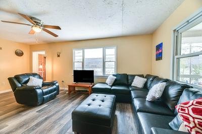 Pet-friendly New York Escape w/ Deck & Lake Views!