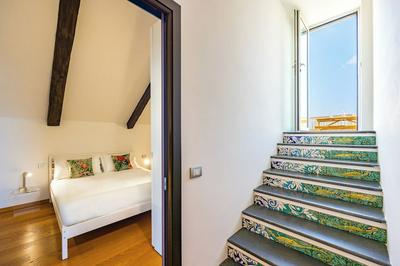 Un Terrazzo Panoramico su Napoli