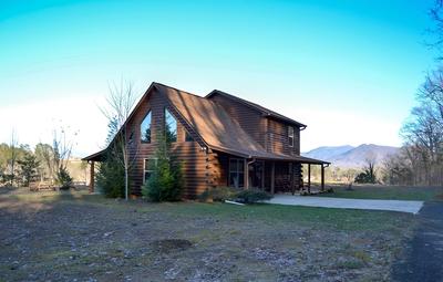 Cozy Cabin Living by Lake Chatuge w/ Covered Patio