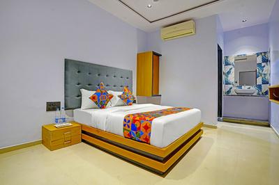 Fabhotel Nidhivan Palace
